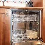 Hellochalet Derby - Heart Of Cervinia, Balcony & Lifts 1 Min Walk