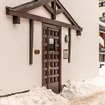 Hellochalet Derby - Heart Of Cervinia, Balcony & Lifts 1 Min Walk *