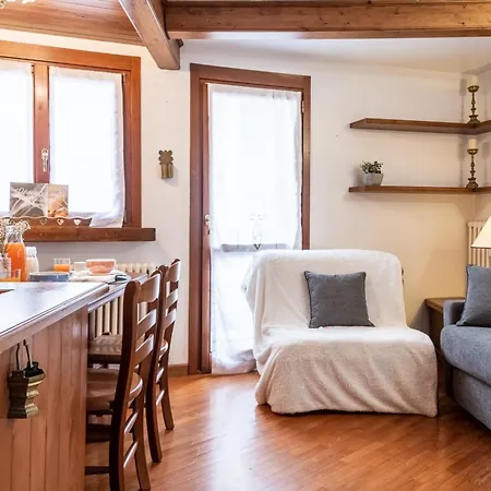 Apartament Hellochalet Derby - Heart Of Cervinia, Balcony & Lifts 1 Min Walk *